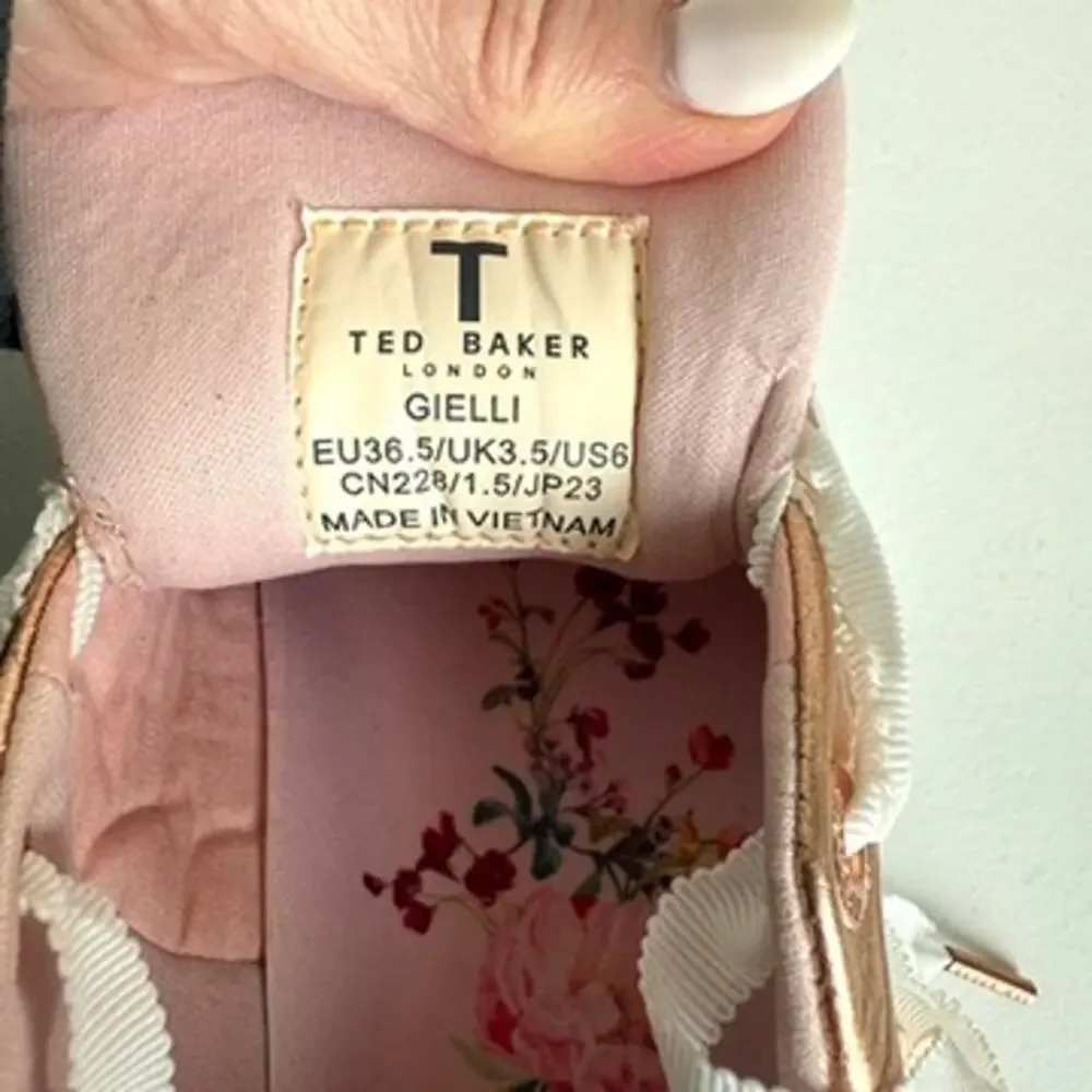 TED BAKER‎ Gielli Sneakers Rose Gold Leather Ribbon Laces US 6 Metallic Shoes